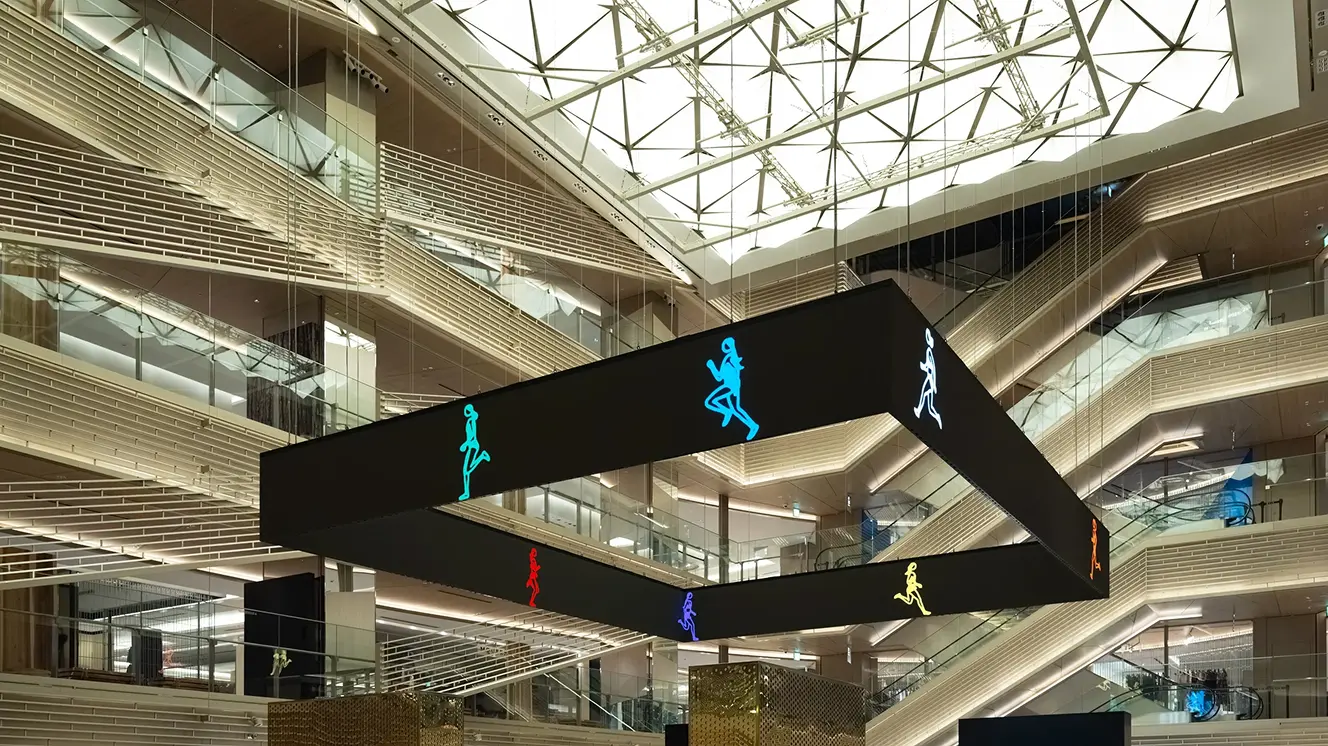 Marathon. Women. – GINZA SIX 中央吹き抜け